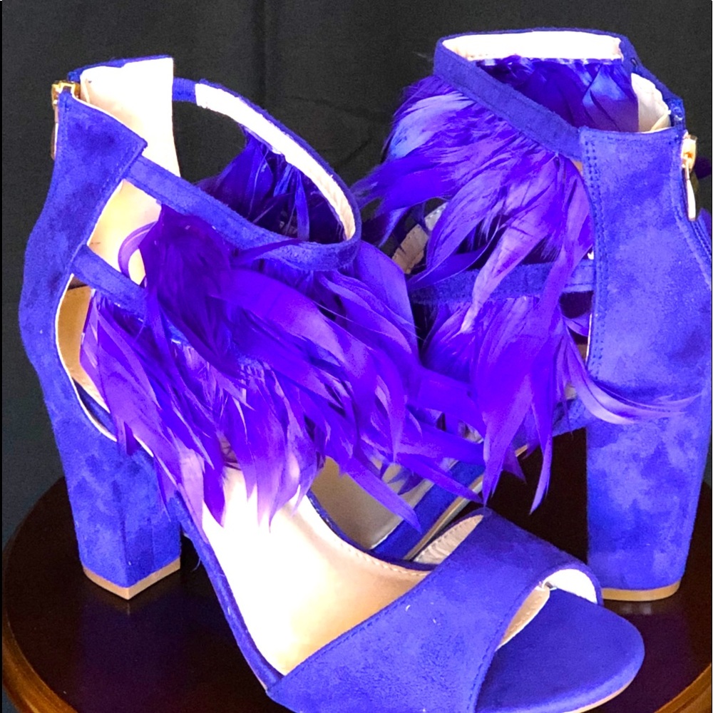 Purple feather shoe